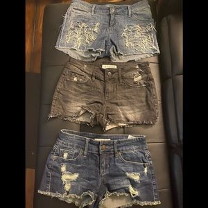 3 pairs of Guess shorts